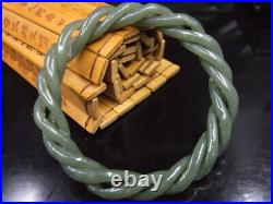 19064 Antique Chinese Nephrite Celadon-HETIAN-JADE Statue Twisted wire bracelet